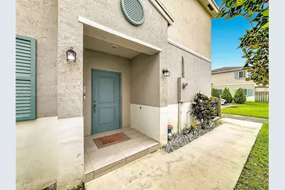 451 NW 12th Ave, Florida City, FL 33034 - Photo 2