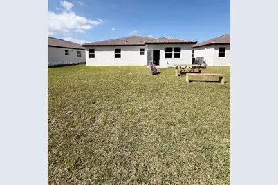 2402 SE 30th St, Homestead, FL 33035 - Photo 12