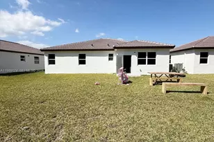 2402 SE 30th St, Homestead, FL 33035 - Photo 12