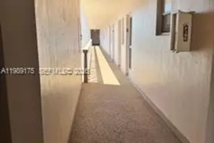 421 NE 14th Ave, Hallandale Beach, FL 33009 - Photo 16