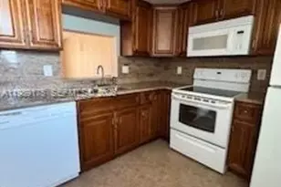 421 NE 14th Ave, Hallandale Beach, FL 33009 - Photo 2