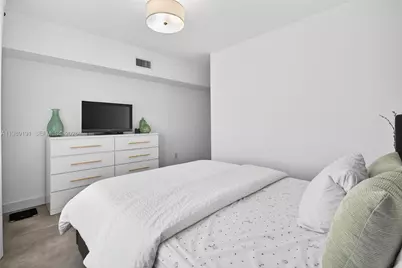 2431 SW 4th St, Miami, FL 33135 - Photo 8