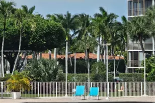 20400 W Country Club Dr, Aventura, FL 33180 - Photo 10