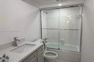218 NE 12th Ave, Hallandale Beach, FL 33009 - Photo 12
