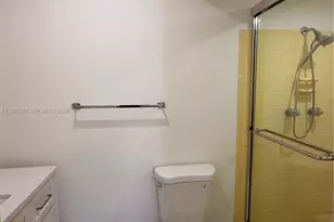 218 NE 12th Ave, Hallandale Beach, FL 33009 - Photo 16