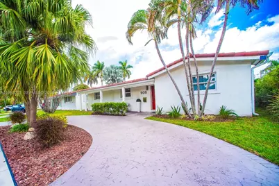 909 N 13th Ct, Hollywood, FL 33019 - Photo 1
