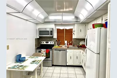 800 Parkview Dr #222, Hallandale Beach, FL 33009 - Photo 4