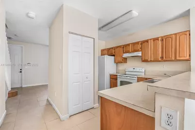 3360 NE 14th Dr #107-30, Homestead, FL 33033 - Photo 4