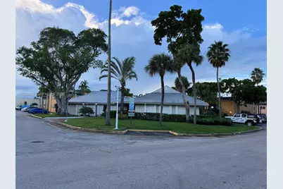 4453 Treehouse Ln #C15, Tamarac, FL 33319 - Photo 4