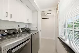 3520 Oaks Way, Pompano Beach, FL 33069 - Photo 6