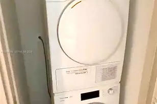 1000 Brickell Plaza, Miami, FL 33131 - Photo 8