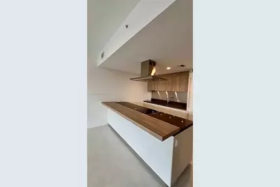 1000 Brickell Plz #2008, Miami, FL 33131 - Photo 10