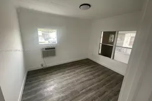 13380 SW 9th St, Davie, FL 33325 - Photo 8