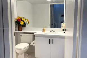 543 Racquet Club Rd, Weston, FL 33326 - Photo 12