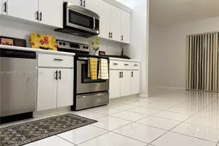 543 Racquet Club Rd, Weston, FL 33326 - Photo 8