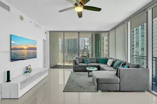 90 SW 3rd St, Miami, FL 33130 - Photo 10