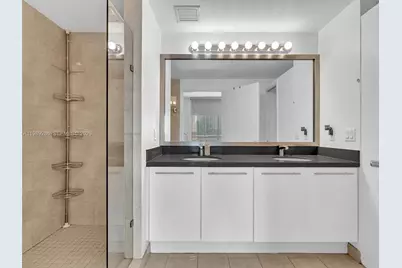 90 SW 3rd St #2013, Miami, FL 33130 - Photo 18