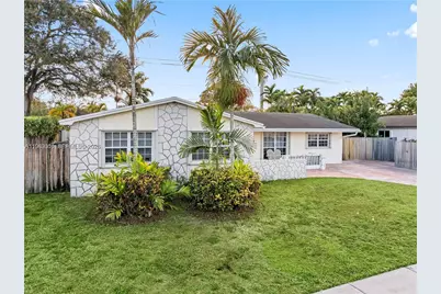 10330 SW 103rd Ct, Miami, FL 33176 - Photo 2