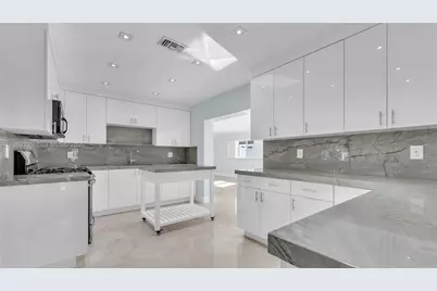 2900 SW 92nd Ave #2900, Miami, FL 33165 - Photo 2