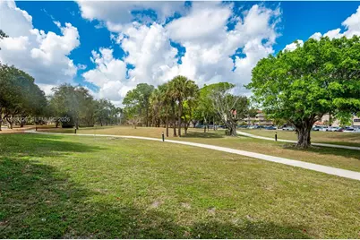 6301 N Fall Circle Dr #213, Lauderhill, FL 33319 - Photo 6