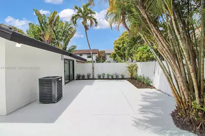 8961 SW 6th St, Miami, FL 33174 - Photo 22