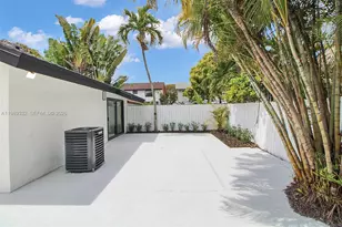 8961 SW 6th St, Miami, FL 33174 - Photo 22