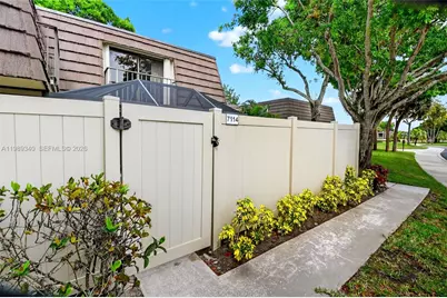 7114 71st Way, West Palm Beach, FL 33407 - Photo 4