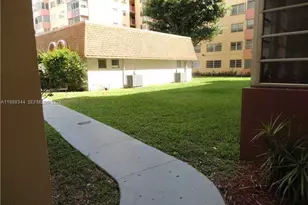 16410 Miami Dr, North Miami Beach, FL 33162 - Photo 26