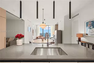 300 Biscayne Blvd Way, Miami, FL 33131 - Photo 4