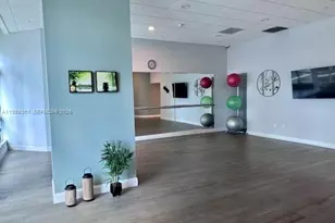 300 S Biscayne Blvd, Miami, FL 33131 - Photo 30