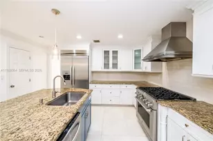 4160 Bay Point Rd, Miami, FL 33137 - Photo 16