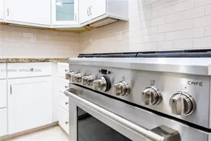 4160 Bay Point Rd, Miami, FL 33137 - Photo 22