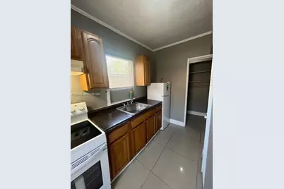 [Address not provided], North Miami Beach, FL 33160 - Photo 4