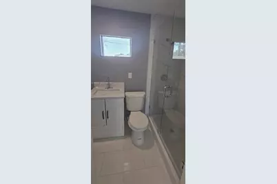 338 SW 8th Ave SW #., Vero Beach, FL 32962 - Photo 4
