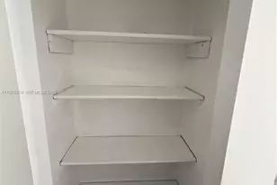 5199 NW 7th St, Miami, FL 33126 - Photo 4