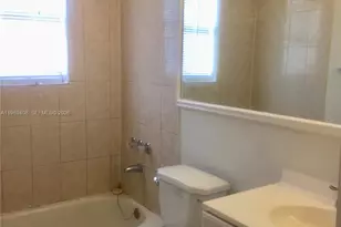 2551 NW 13th St, Miami, FL 33125 - Photo 8