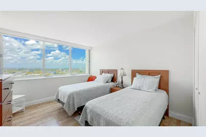 7135 Collins Ave #1105, Miami Beach, FL 33141 - Photo 16