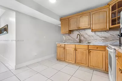 38 Miami Gardens Rd, West Park, FL 33023 - Photo 8