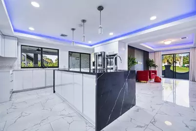 2201 SW 115th Ter, Davie, FL 33325 - Photo 22