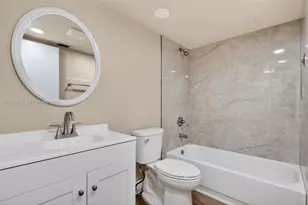 12500 SW 5th Ct, Pembroke Pines, FL 33027 - Photo 10