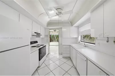 6010 S Falls Cir Dr #323, Lauderhill, FL 33319 - Photo 8