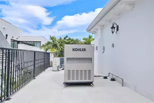 919 92nd St, Surfside, FL 33154 - Photo 52