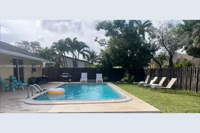 9321 NW 14th St, Pembroke Pines, FL 33024 - Photo 2