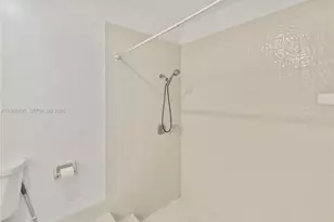 10823 NW 7th St, Coral Springs, FL 33071 - Photo 12