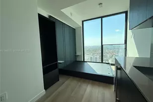 20 NE 11th St, Miami, FL 33132 - Photo 6