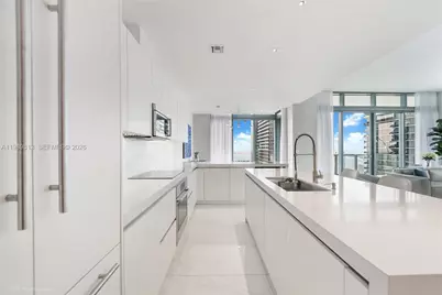 88 SW 7th St #4101, Miami, FL 33130 - Photo 6