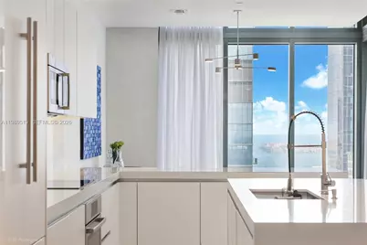 88 SW 7th St #4101, Miami, FL 33130 - Photo 16