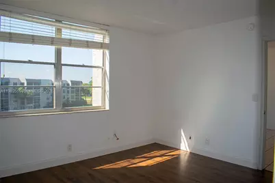 9230 Lagoon Pl #411, Davie, FL 33324 - Photo 12