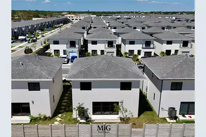 1374 NW 1st St, Florida City, FL 33034 - Photo 4