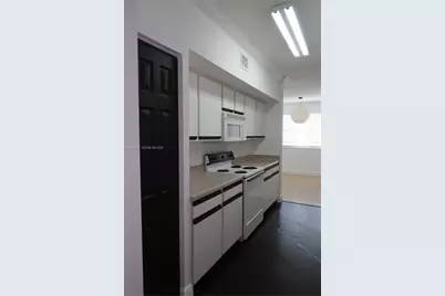 11650 SW 2nd St #16102, Pembroke Pines, FL 33025 - Photo 14